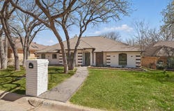 2107 Emerald Lake Drive, Arlington, TX 76013