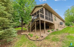 5616 S Shadow Wood Pl, Sioux Falls, SD 57108