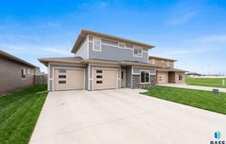 647 Ross St, Harrisburg, SD 57032