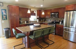 587 Tremont St, Taunton, MA 02780