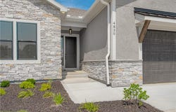 4830 NW Huonker Court, Riverside, MO 64150