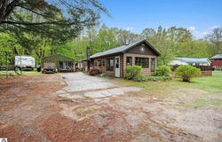 2077 W Clarence Road, Harrison, MI 48625