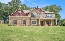381 Homestead Circle, Forsyth, GA 31029