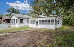 724 E 1st Ave, Hutchinson, KS 67501