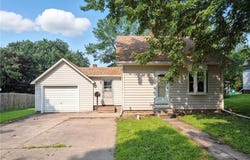1427 Baxter Avenue N, Glencoe, MN 55336