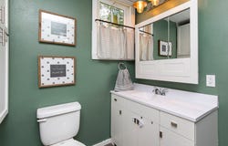 404 W Salem Avenue, Indianola, IA 50125