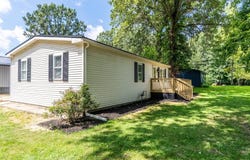 35 Lane 136A Turkey Lk, Hudson, IN 46747