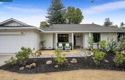 155 Saint Vincent Ct, Danville, CA 94526