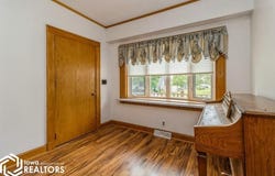 214 S High Street, Baxter, IA 50028