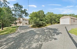 96 Treetops Trail, Bloomingburg, NY 12721