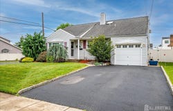 66 Broadway Avenue, Colonia, NJ 07067