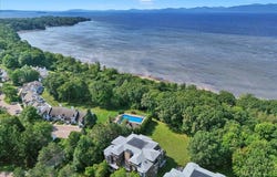 3 Claire Pointe Road, Burlington, VT 05408