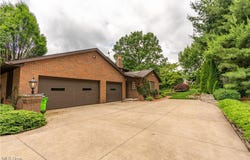 221 Winston Avenue NE, North Canton, OH 44720
