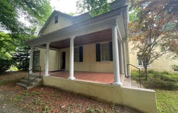 2419 LITITZ PIKE, LANCASTER, PA 17601