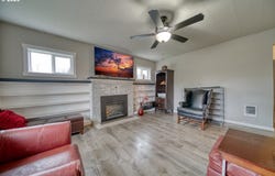 385 N 6TH St, StHelens, OR 97051