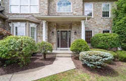 4 Stoney Heights Court, Clifton Park, NY 12065