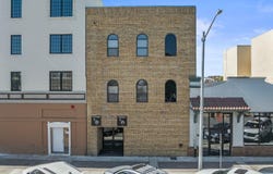 321 5th ST, HOLLISTER, CA 95023