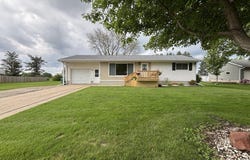 302 E 6th Street, Kanawha, IA 50447