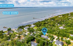 202 Nottingham Lane, Morehead City, NC 28557