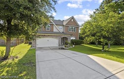 109 Creek End Court, Swansboro, NC 28584