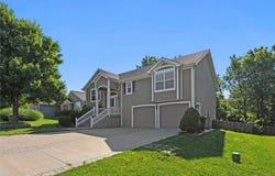 3919 Dixie Drive, Leavenworth, KS 66048