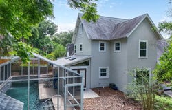 421 W 10TH AVENUE, MOUNT DORA, FL 32757