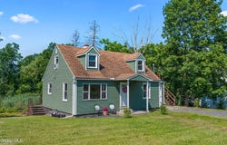 40 Bloomingrove Drive, Troy, NY 12180