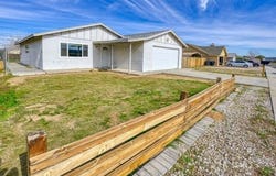 926 W Dolphin Ave, Ridgecrest, CA 93555