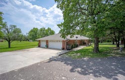 1889 Cobblestone Road, Sulphur, OK 73086