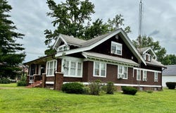 214 4th St., Carmi, IL 62821