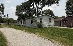 526 W Brummitt Street, Owensville, IN 47665-8734