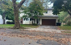 4 Shire Court, Greenlawn, NY 11740