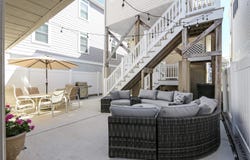 14 N Adams Ave, Margate, NJ 08402