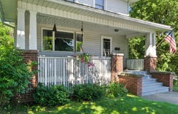 866 N 10th St, Manitowoc, WI 54220