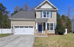 424 Rose Garden Ln, Chesapeake, VA 23320