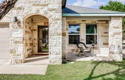 1901 Owens LN, Lago Vista, TX 78645