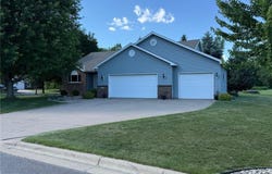 1725 Grizzly Lane N, Sartell, MN 56377