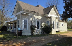 207 W Central Street, Warren, AR 71671