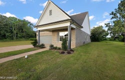 6360 Acorn Way, Walls, MS 38680