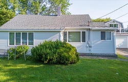 60 Waldo Avenue, Rockland, ME 04841