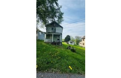 1013 Shutterly St, California, PA 15419