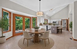 4 Woodford Place, St Charles, MO 63301