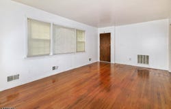8 Columbia Dr, Bridgewater Twp., NJ 08807-3408