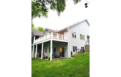 8203 Creekside Circle, Bloomington, MN 55437