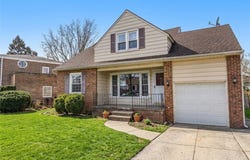 5876 Wickfield Drive, Parma Heights, OH 44130