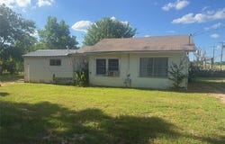 495 N Maple Street, Van, TX 75790