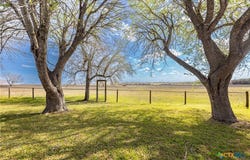 911 S Peck Street, Shiner, TX 77984