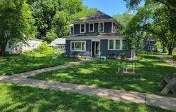 324 E Lewis St., Vermillion, SD 57069