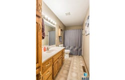 116 W Chicory Dr, Brandon, SD 57005