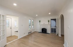 939 Vineshire Road, Cleveland Heights, OH 44121